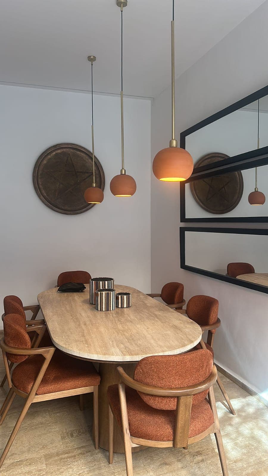 Salle à Manger Épurée